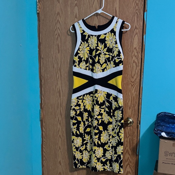 Shelby & Palmer Dresses & Skirts - Shelby & Palmer Yellow and Black Floral Midi Dress